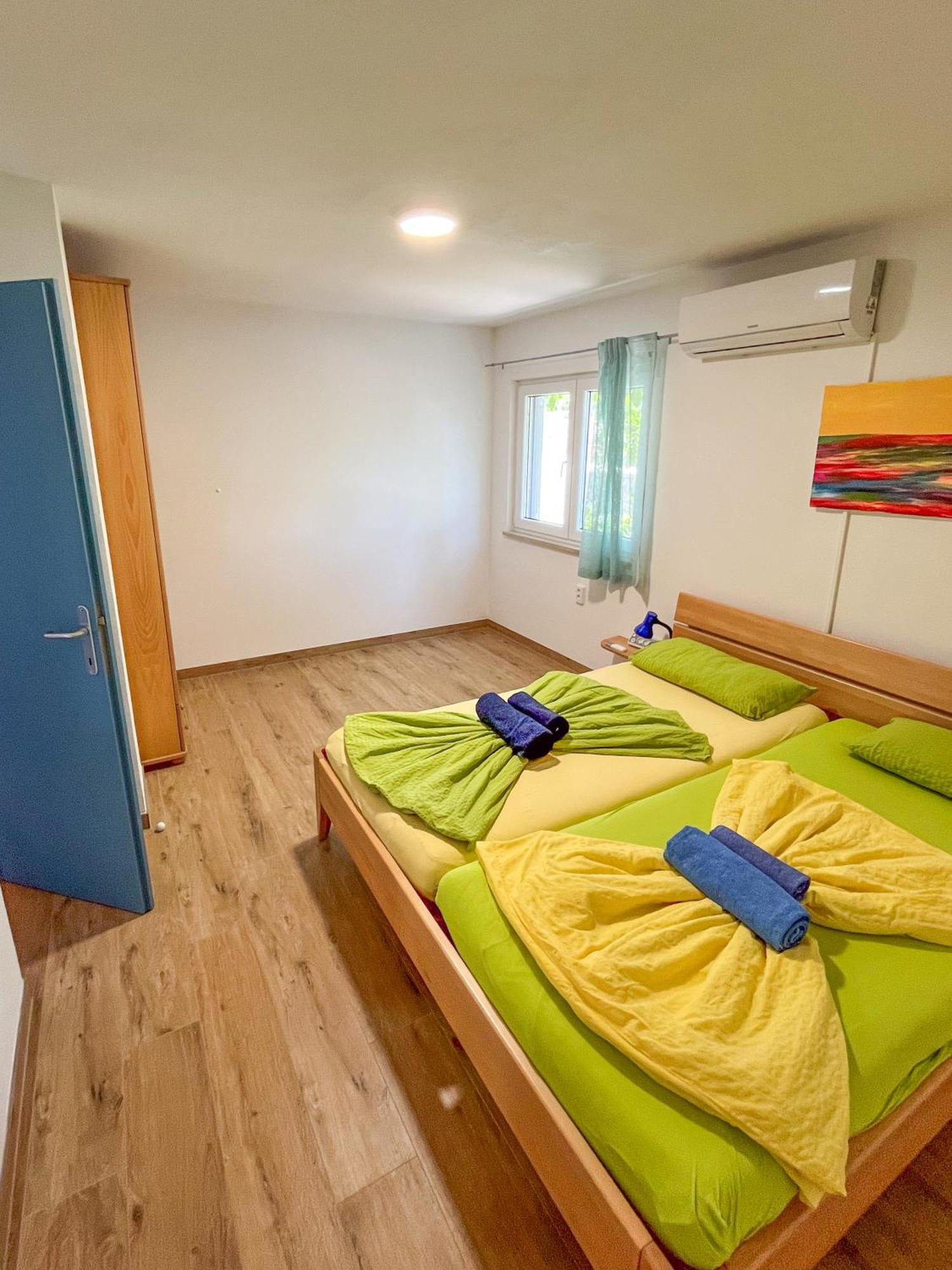 Apartments Different Colours 실로 외부 사진