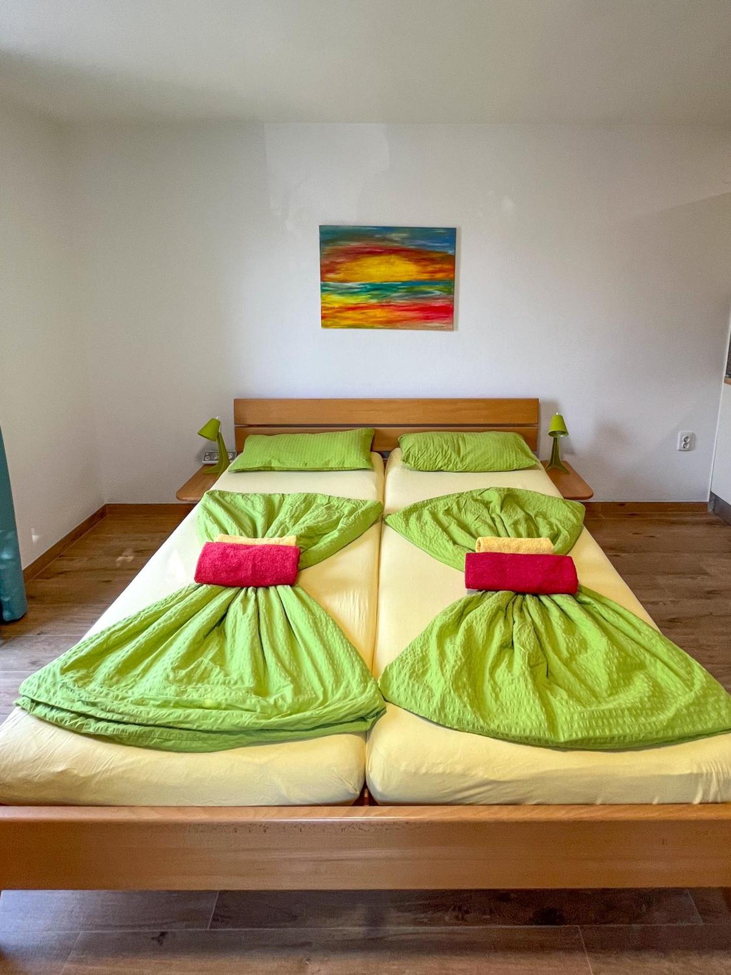 Apartments Different Colours 실로 외부 사진